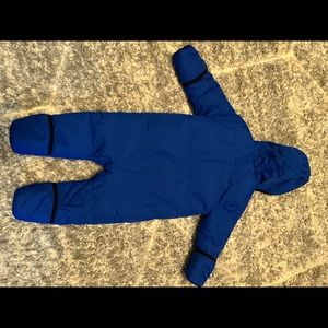 Under Armour snowsuit. Size 12-18 months. Used once.